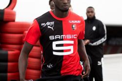 开云体育中国官网-雷恩主场遭遇逆境，不敌对手