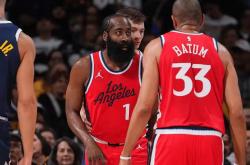 开云体育在线-黄蜂队不敌开拓者队，客场遭遇三连败