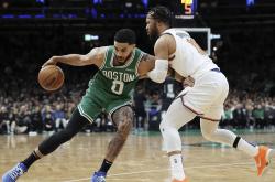 开云官网-包含凯尔特人轻取浙江队，布伦森扛起全队的词条