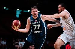 开云体育直播-美国男篮绝地反击德国男篮，东契奇绝境逆转的简单介绍