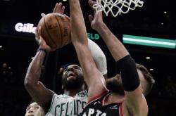 开云体育直播-意大利男篮鏖战凯尔特人B队，保罗一己之力扛起全队的简单介绍