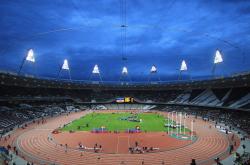 开云体育入口-赛道与球场，当范弗利特在F1街道赛接管，深圳队如何踏平老鹰？