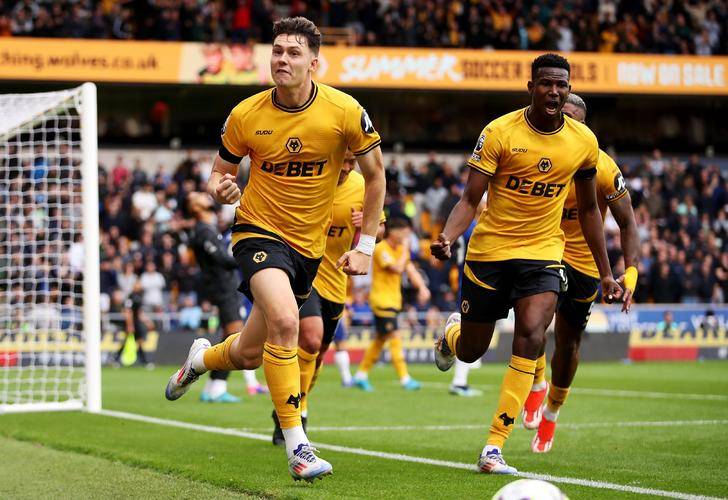 狼队不敌保级队,球队战绩岌岌可危 狼队不敌保级队,球队战绩岌岌可危