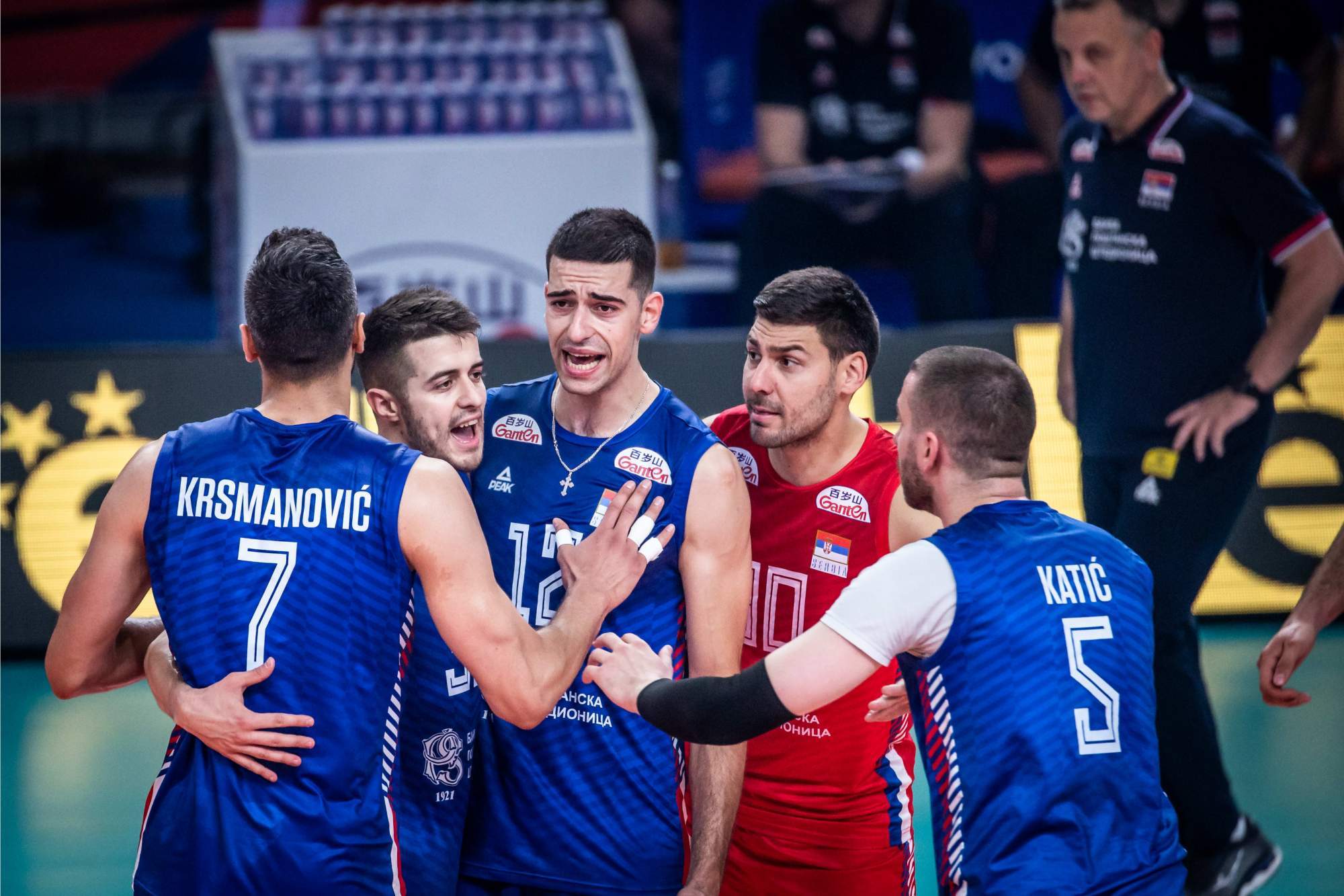 包含法国乒乓球队横扫波兰乒乓球队，奥恰洛夫制霸全场的词条