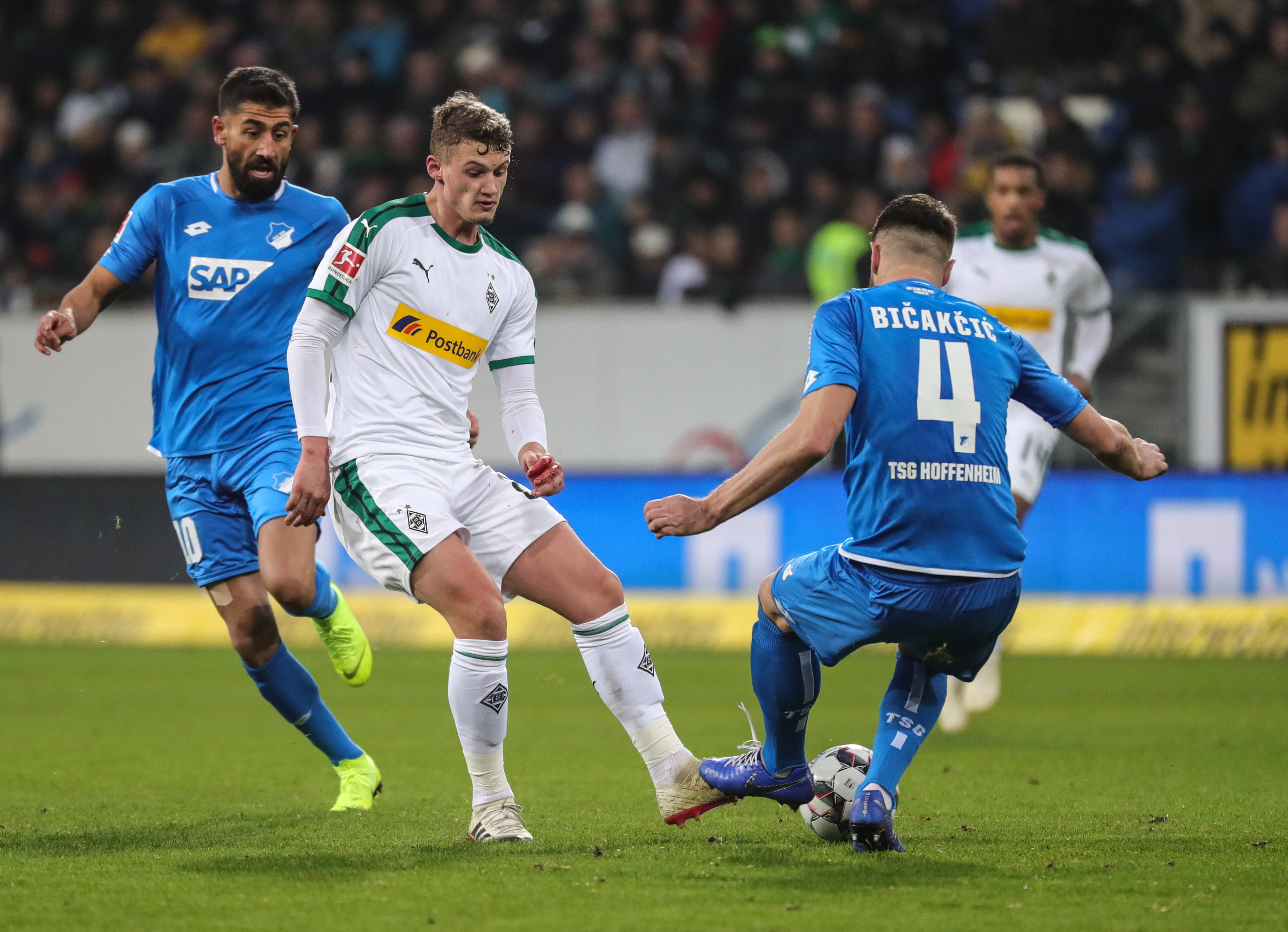 沃夫斯堡意外输球,德甲保级形势再度紧张的简单介绍 沃夫斯堡意外输球,德甲保级形势再度紧张的简单介绍