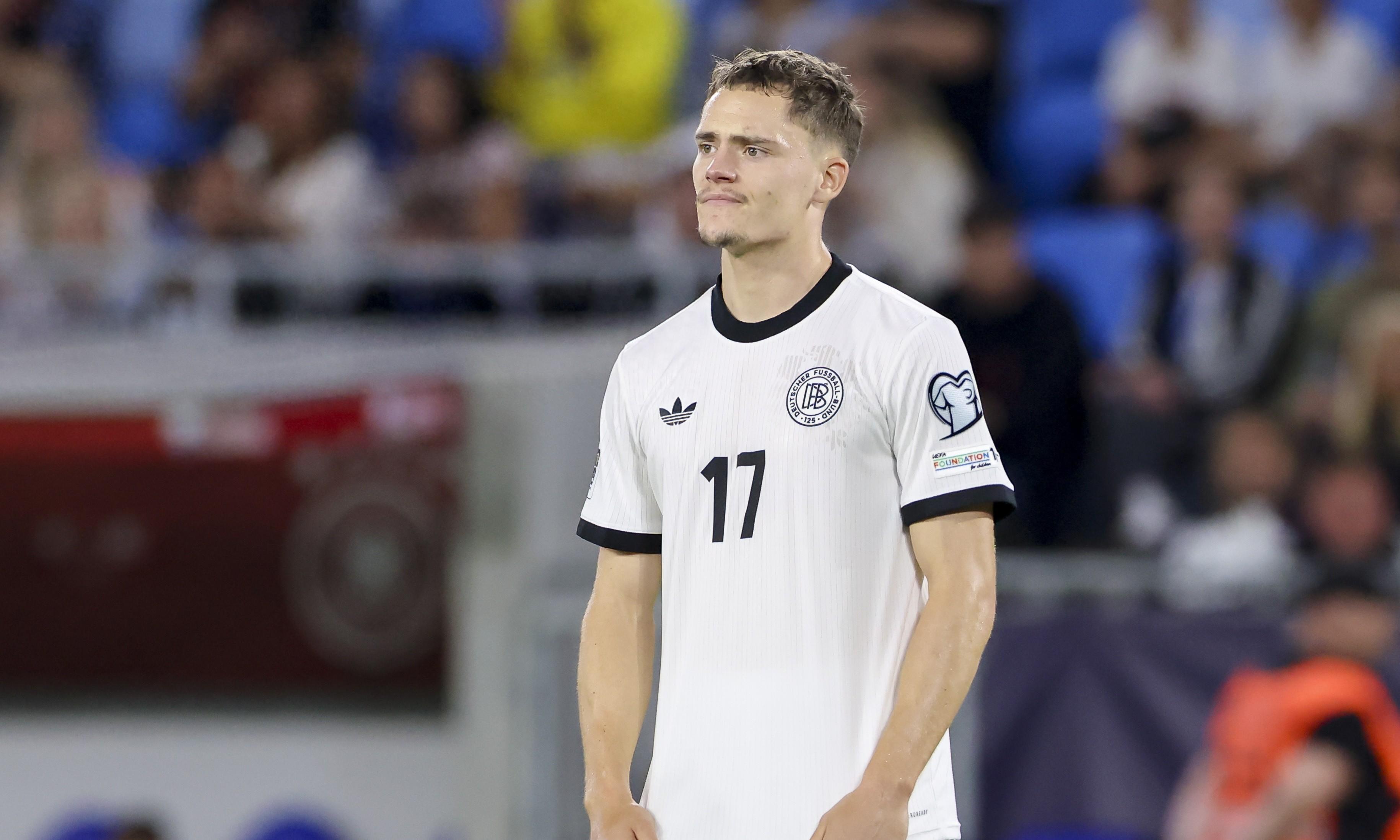 包含斯洛伐克队连胜，冲击欧预赛冠军的词条