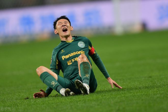 包含罗马宣布新签约欧陆飞狐，球迷期待全新页面的词条