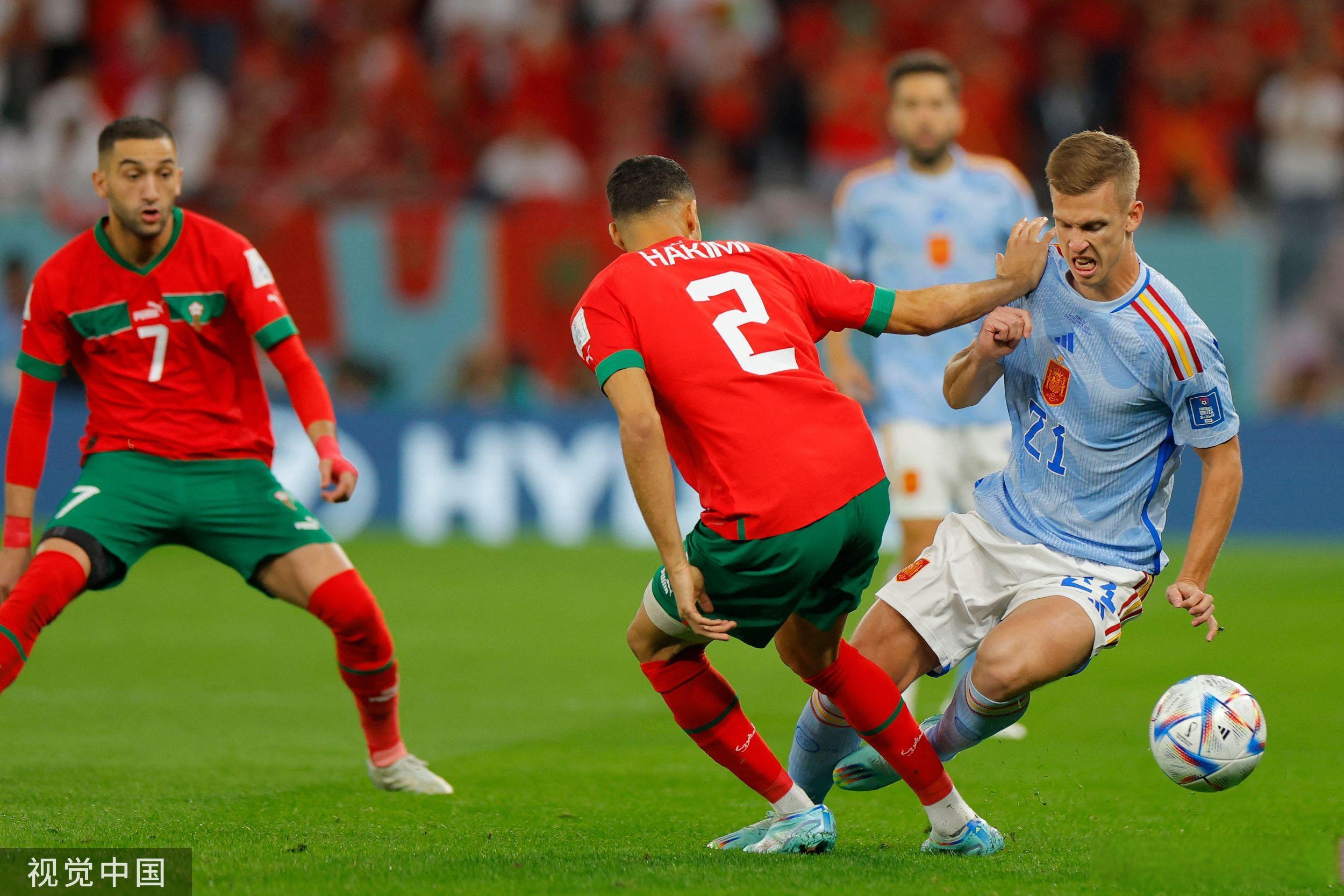 包含睿智战术：球队在比赛中运用巧妙战术取得胜利的词条