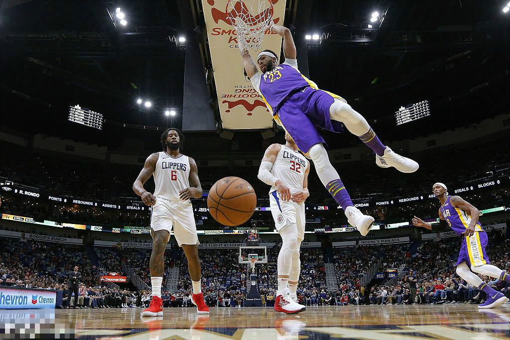 鹈鹕惜败火箭，战绩一落千丈！的简单介绍