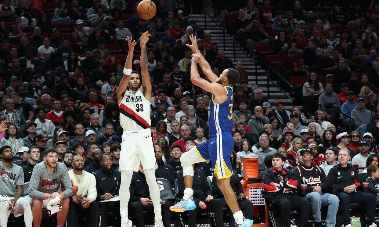 包含开拓者遭快船逆转，未能守住胜势的词条