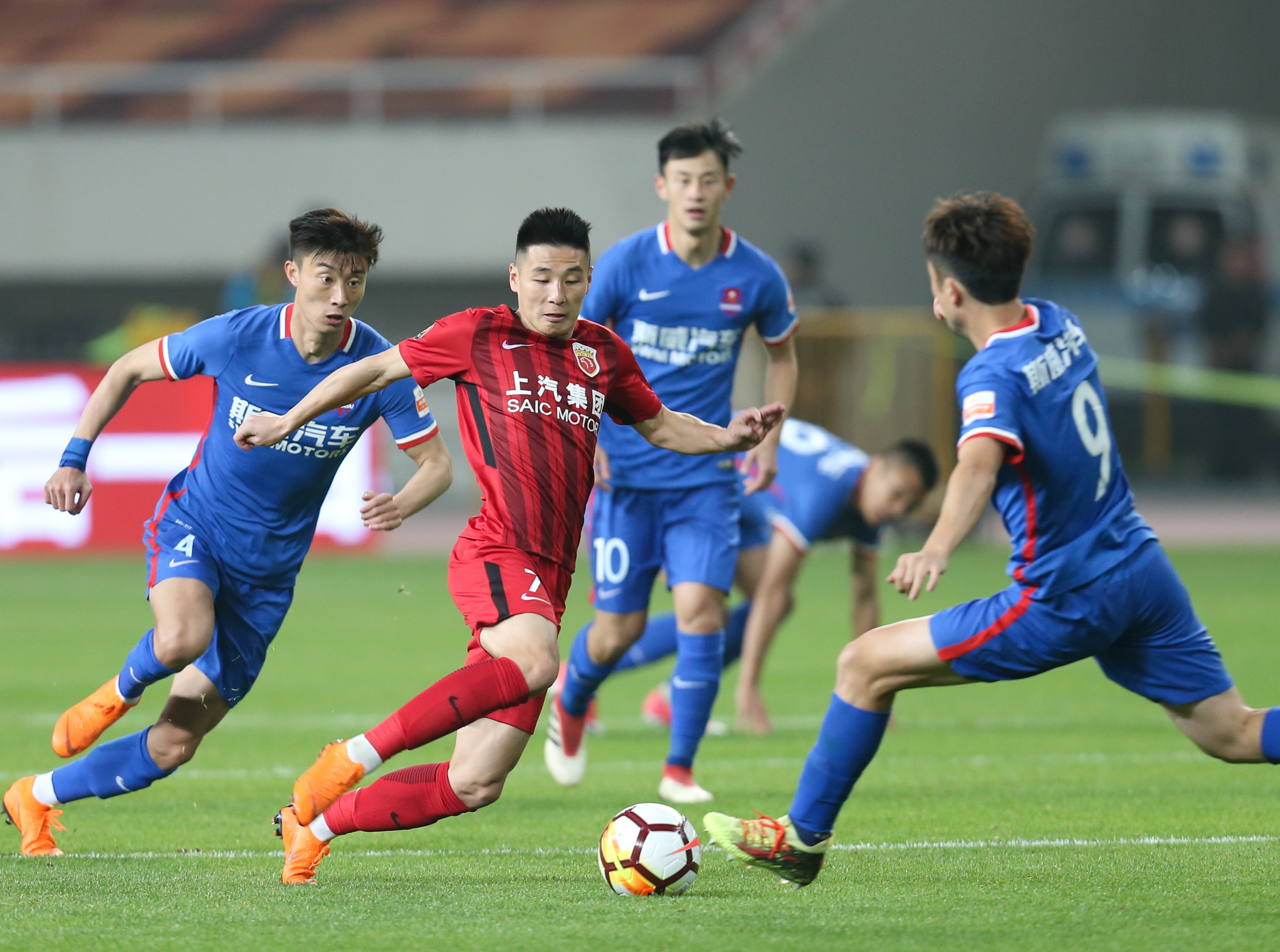 关于上海上港将对阵重庆斯威，双方胜算如何？的信息