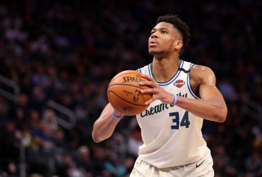 江苏队轻取太阳，字母哥点燃赛场的简单介绍