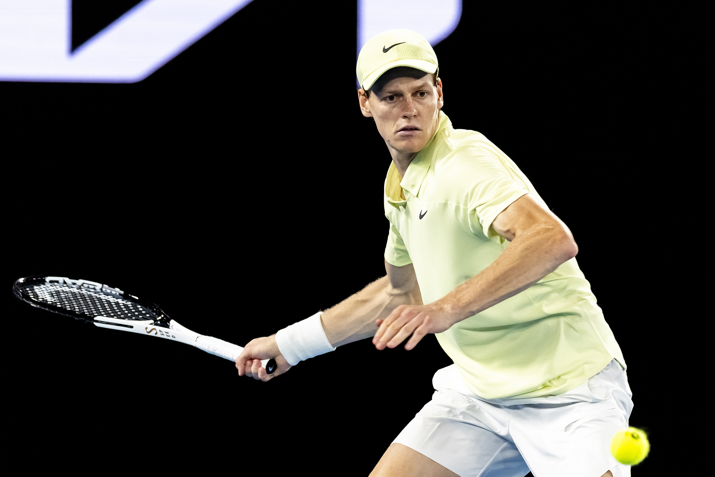 关于蒙特卡洛大师赛险胜拉沃尔杯，辛纳扛起全队的信息