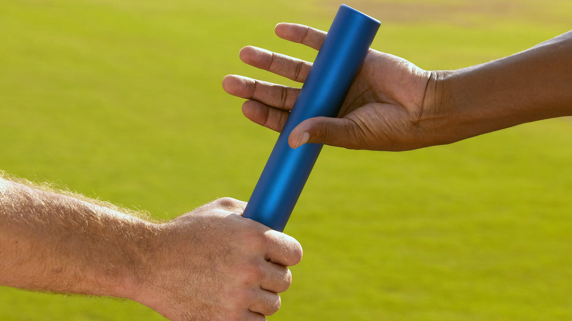 赛道上的新星，锡安在F1新赛季揭幕战之夜惊艳四座