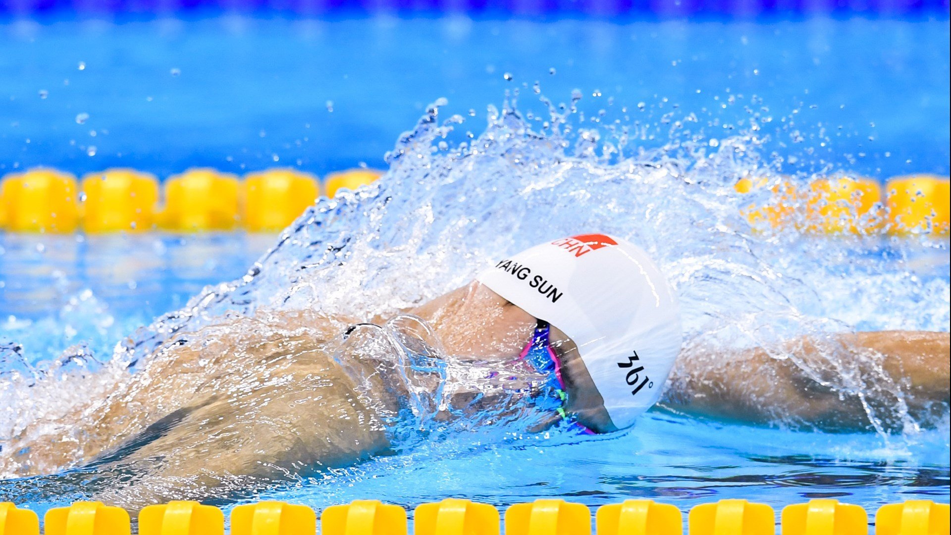 从西班牙爆冷喀麦隆到帕尔默西决接管,体育史上那些改写剧本的意外主角